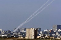 Terrorist+rockets+en+route+to+any+possible+Israeli+target.jpg